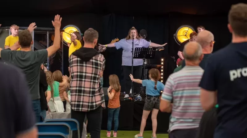 Worship time at Nua Festival